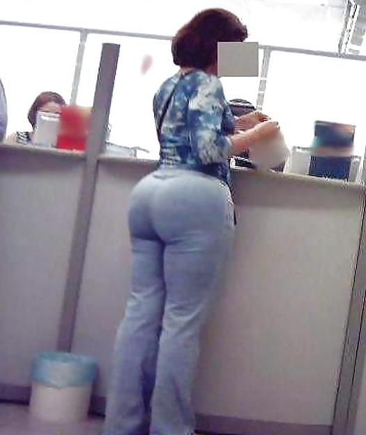 25P Girls in tight pants 15