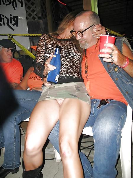 15P Upskirt No Pants 41