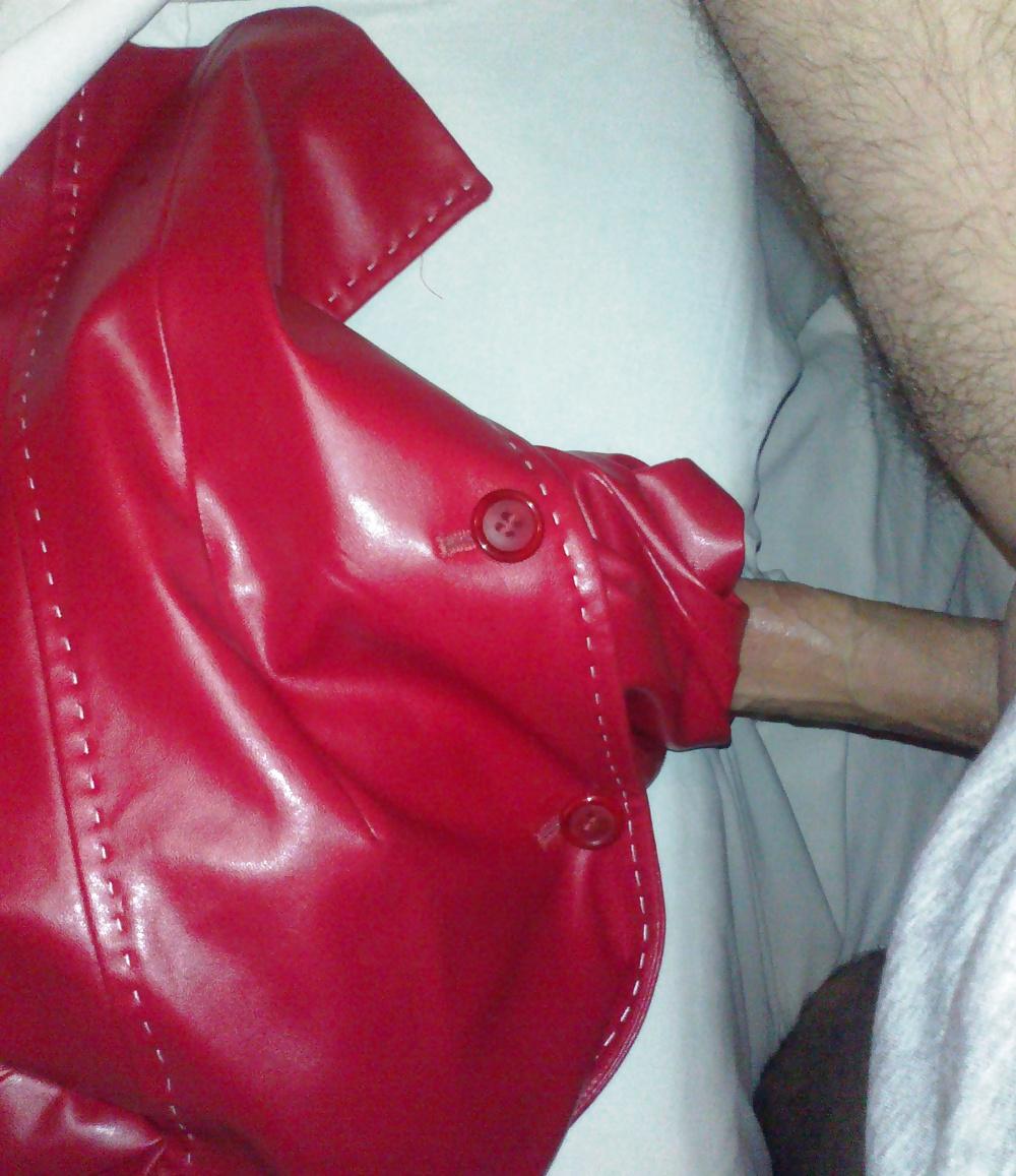 25P Leather pussy fucking