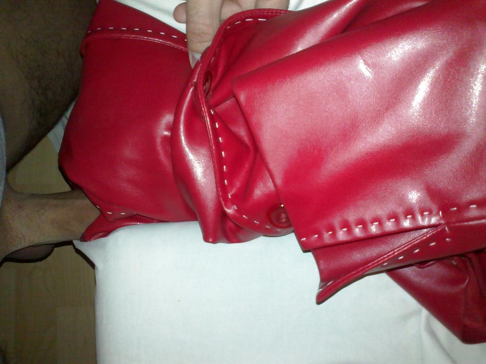 25P Leather pussy fucking