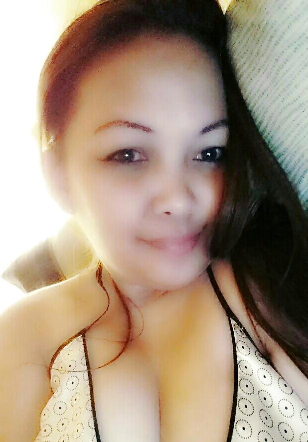 20P Filipina Milf Big Tits