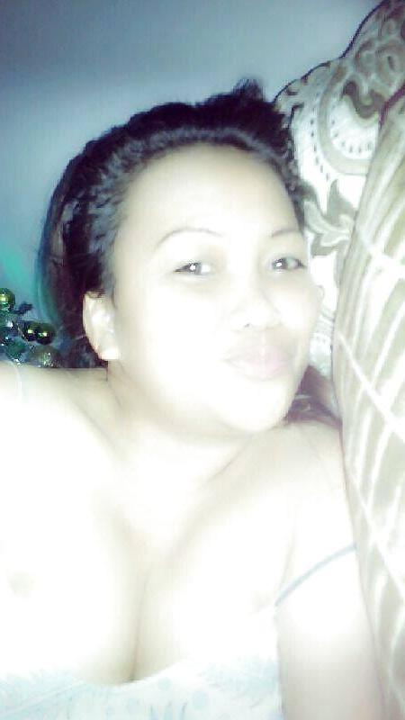 20P Filipina Milf Big Tits