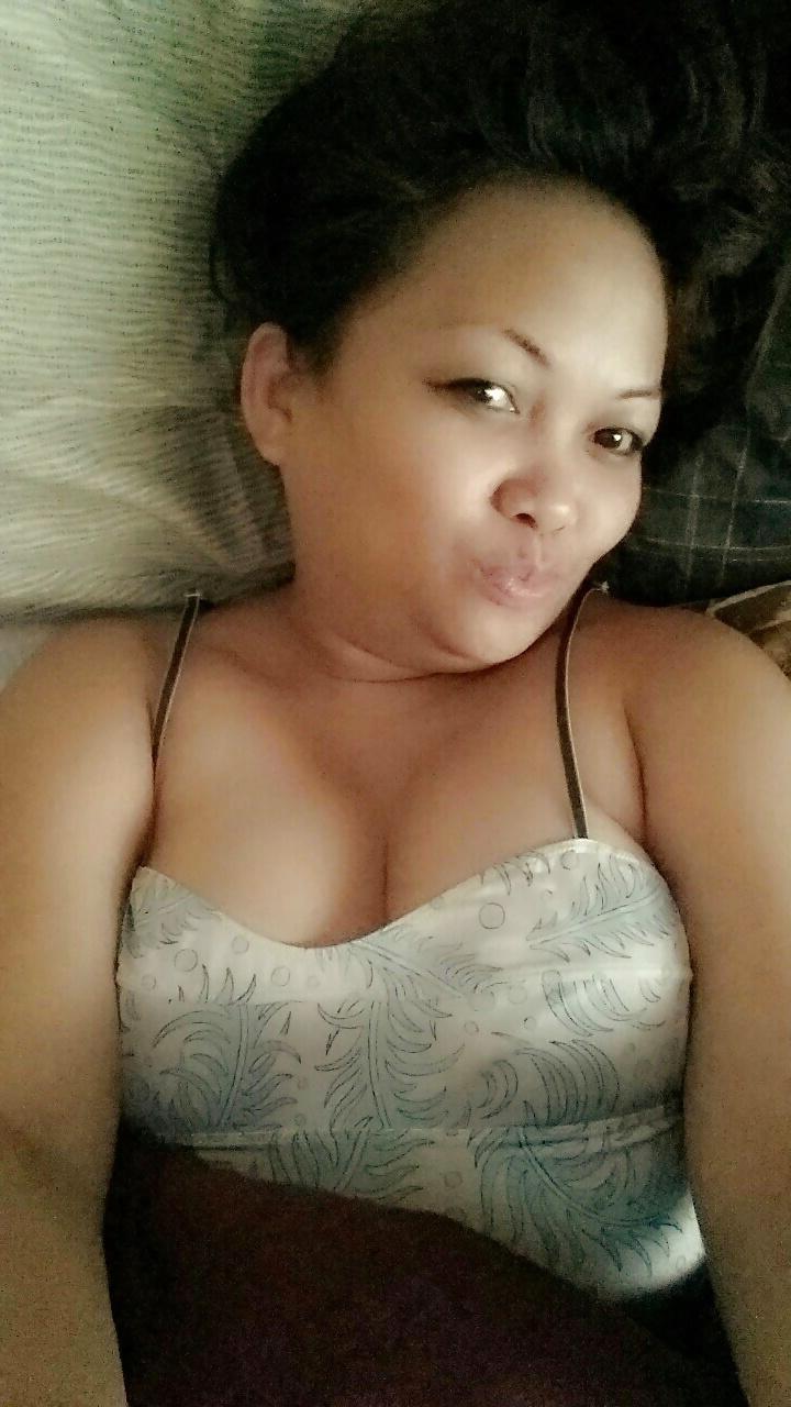 20P Filipina Milf Big Tits