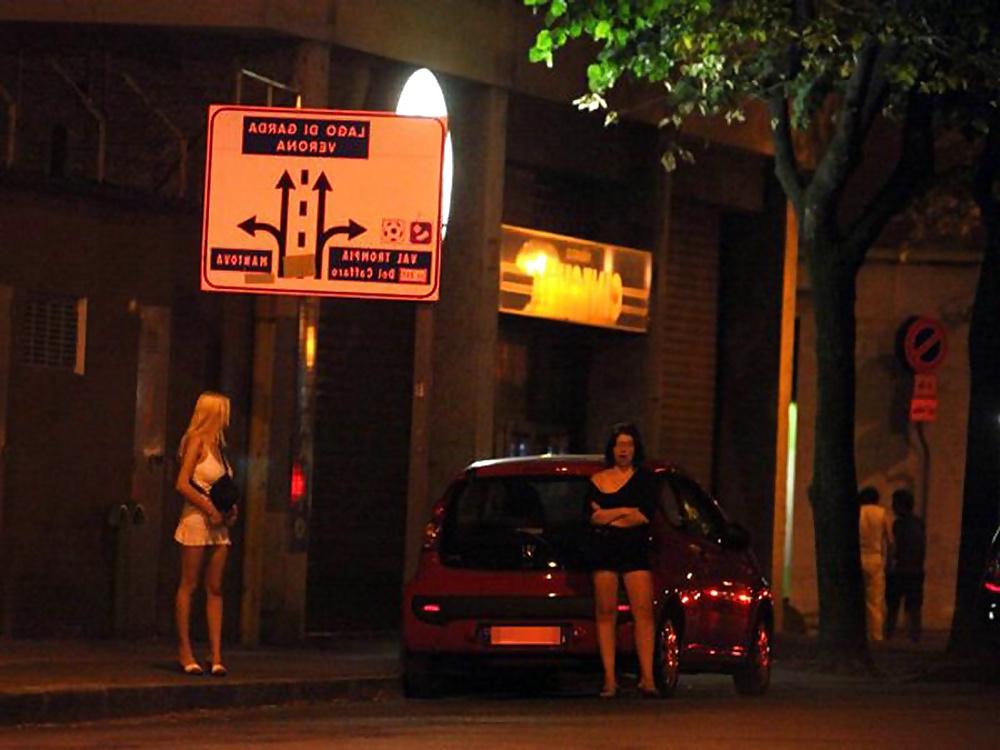 25P Prostitutes, hookers , putas