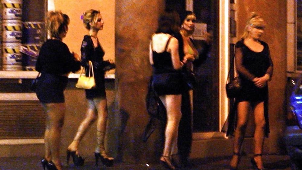 25P Prostitutes, hookers , putas