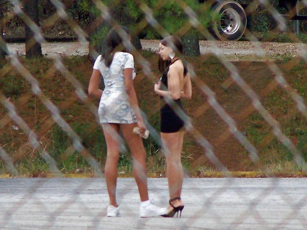 25P Prostitutes, hookers , putas