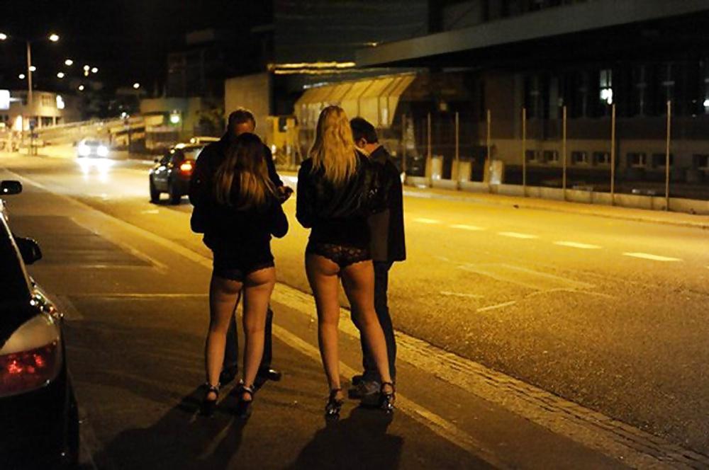 25P Prostitutes, hookers , putas