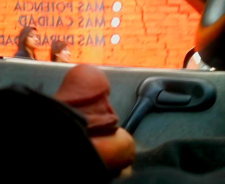 8P Flashing, exhibicionismo, mostrando el pene en la calle 15