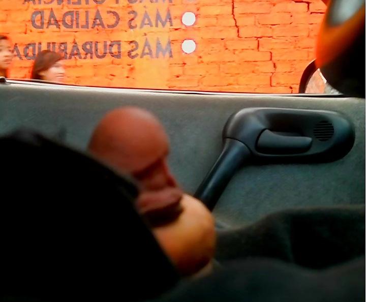 8P Flashing, exhibicionismo, mostrando el pene en la calle 15