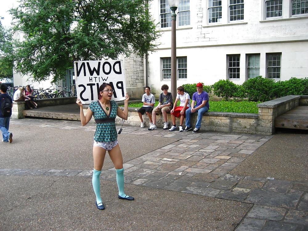 21P No Pants 2