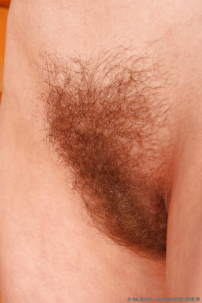 25P Mature Hairy Blonde Strips & Spreads In Gym