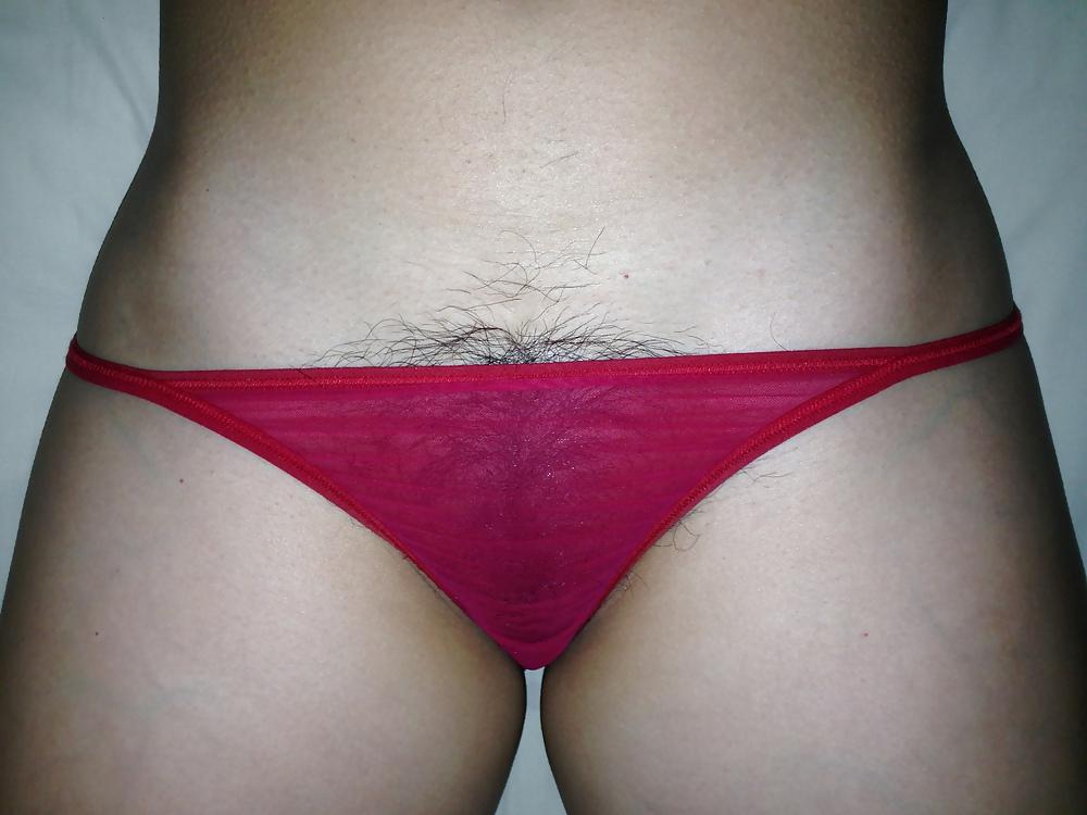 5P Real hairy pussy. 33 years old