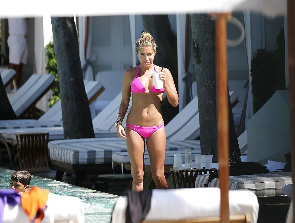 25P Beach Pics2 from Sylvie van der Vaart Miami October 2013