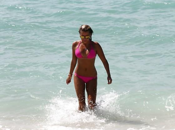 25P Beach Pics2 from Sylvie van der Vaart Miami October 2013