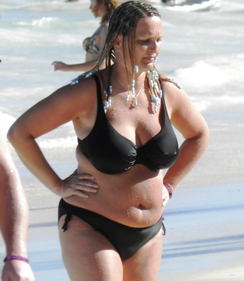 19P Beach boobs milfs and grannies