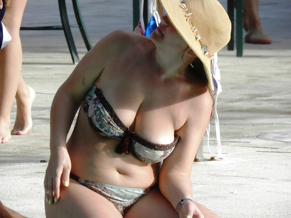 19P Beach boobs milfs and grannies