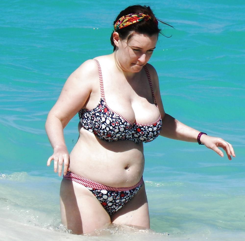 19P Beach boobs milfs and grannies