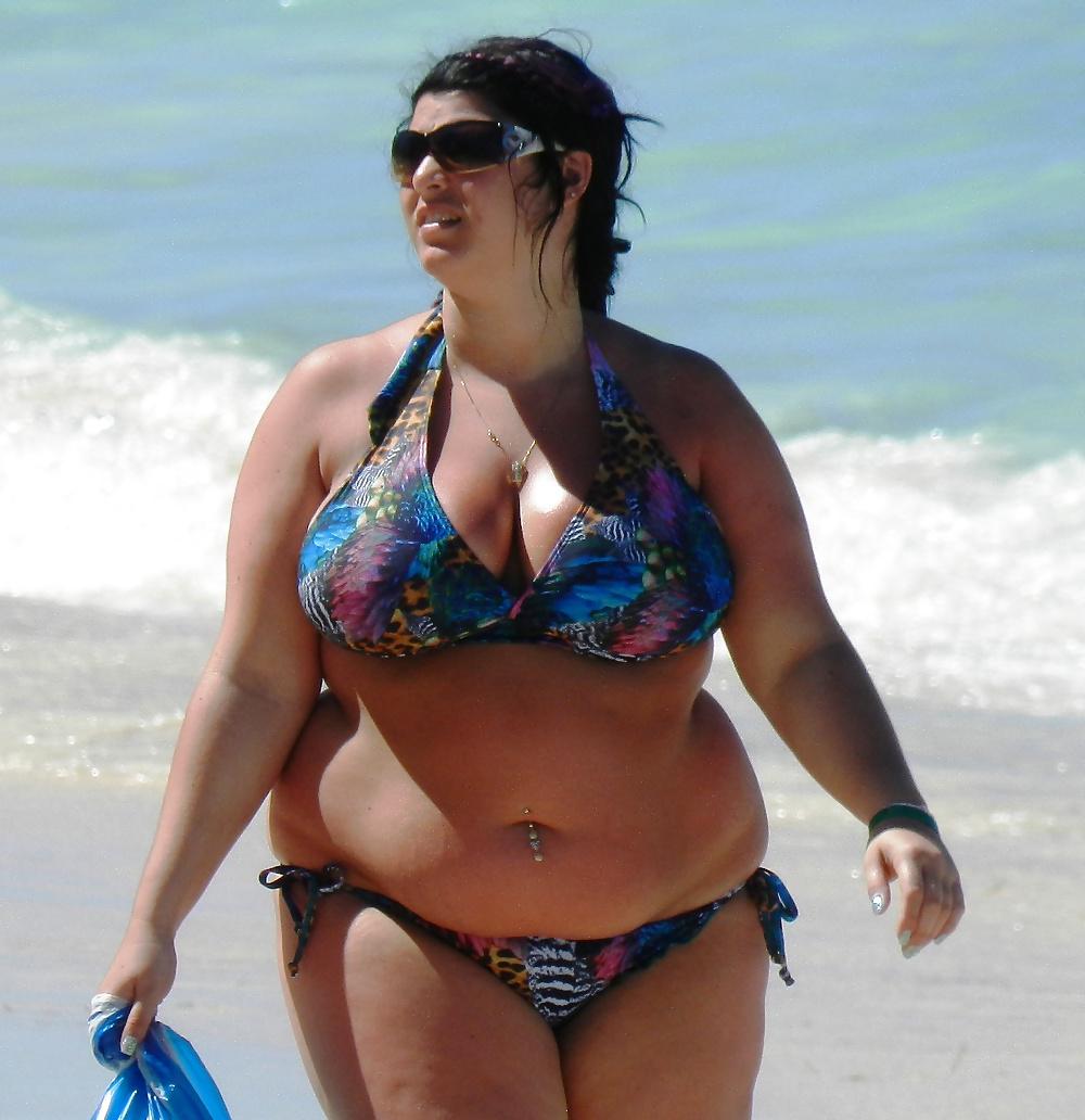 19P Beach boobs milfs and grannies