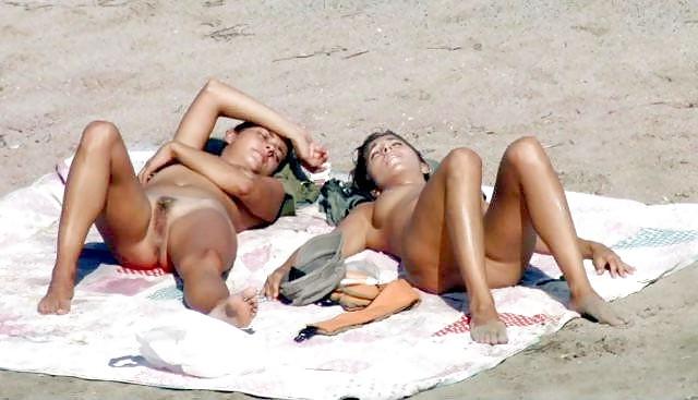 25P Nudist Beach Hooray!