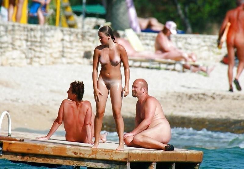 25P Nudist Beach Hooray!