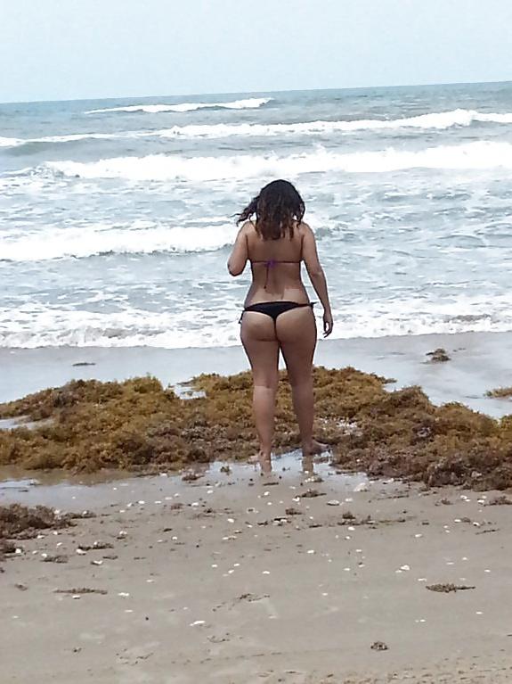 10P Mature Couple at Beach