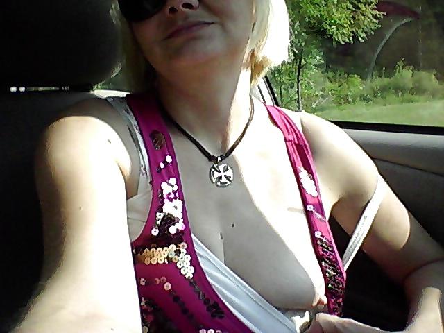 19P Her sexy random flashing!!