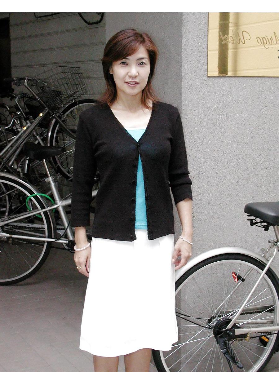 20P Japanese Mature Woman 28