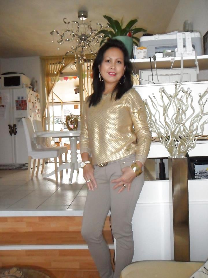 14P Indonesian Milf Slut Mom