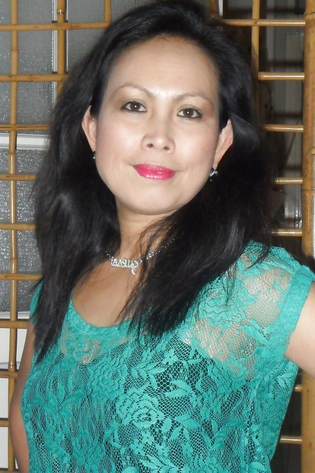 14P Indonesian Milf Slut Mom