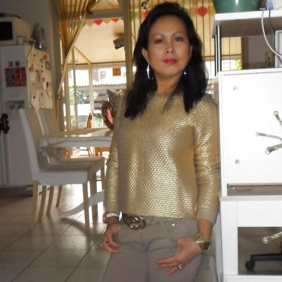 14P Indonesian Milf Slut Mom