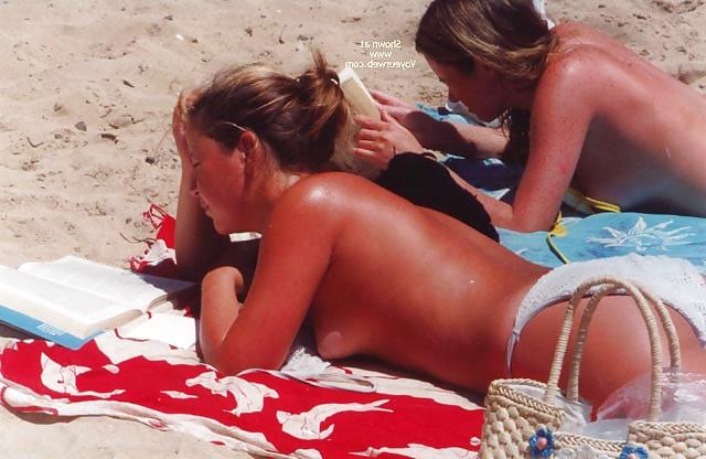 25P Girls at the beach 3