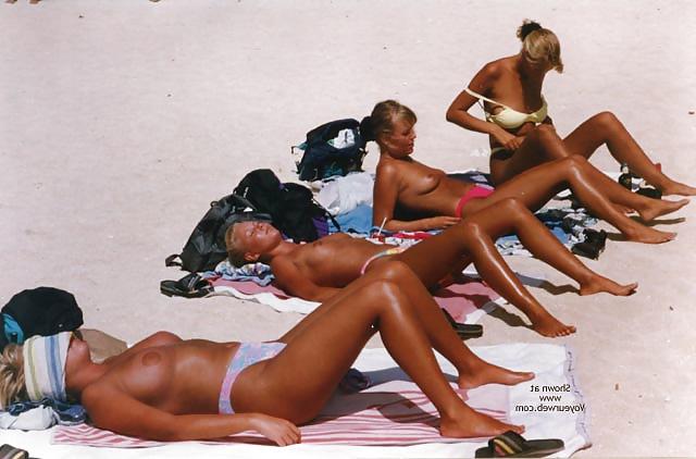 25P Girls at the beach 3