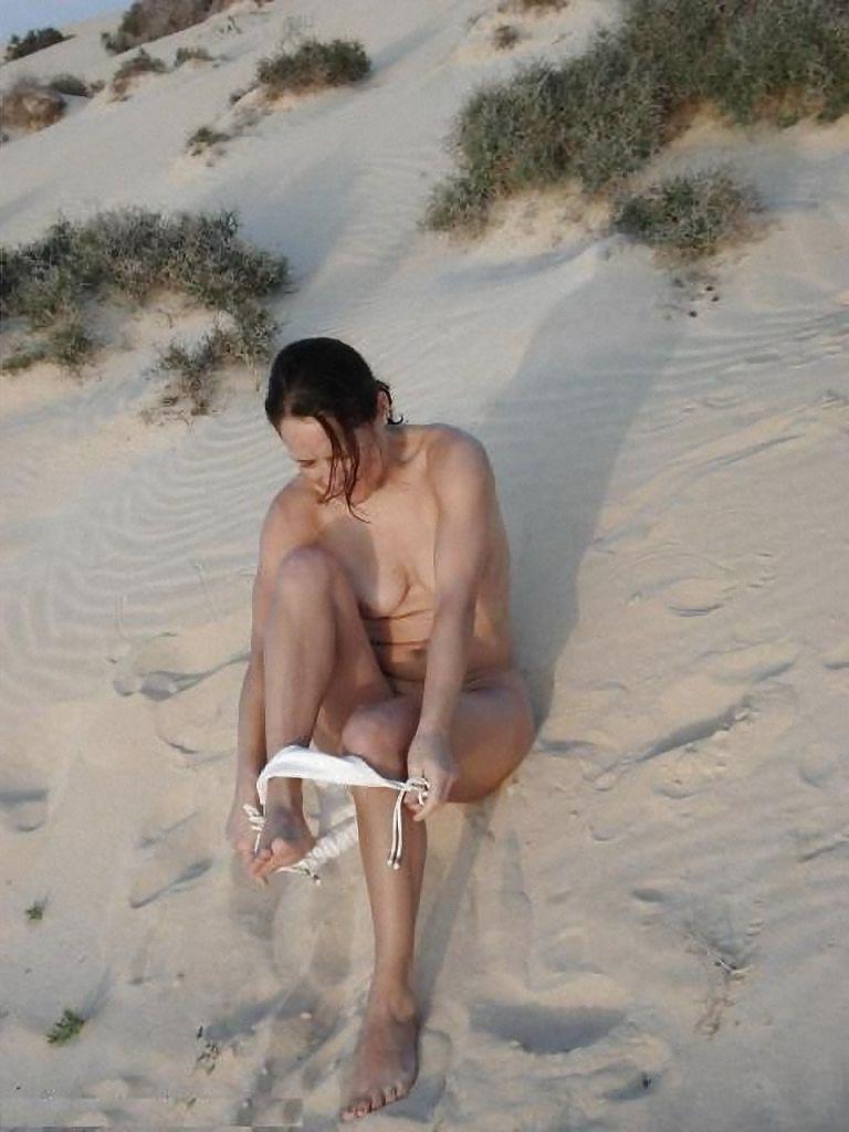25P I Love Being Nude at the Nudist Beach