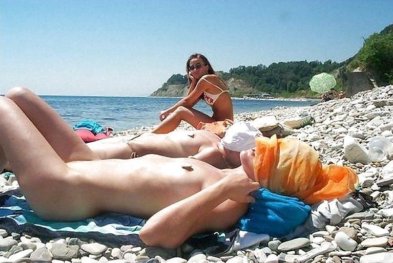 25P I Love Being Nude at the Nudist Beach