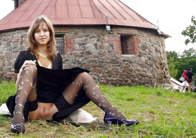 15P Upskirt No Pants 35