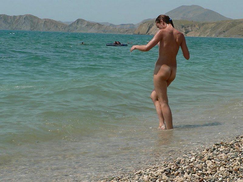 25P Nudist Beach Fun
