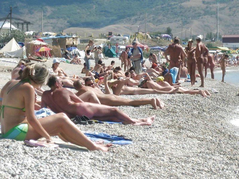 25P Nudist Beach Fun