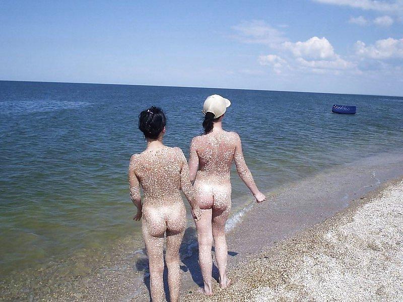 25P Nudist Beach Fun
