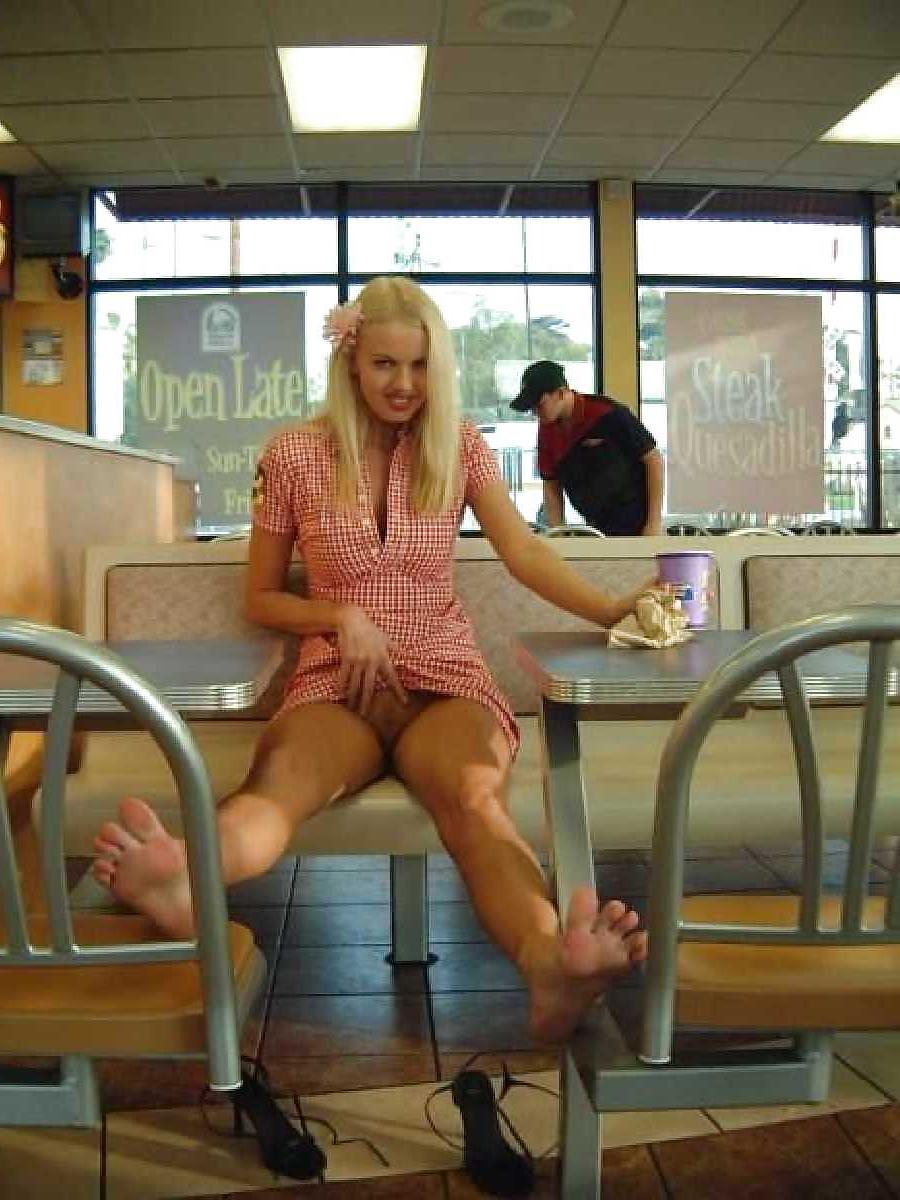 25P Upskirt and public pussy flashing.