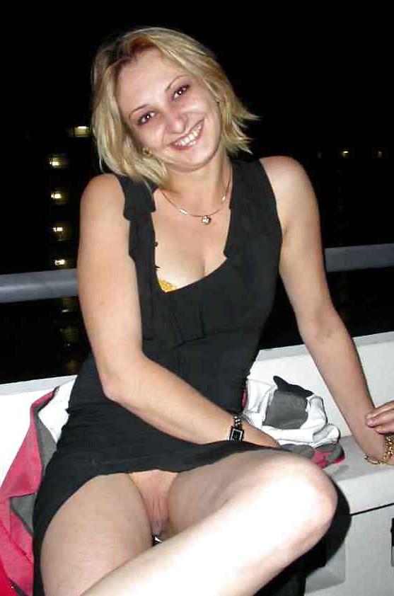 25P Upskirt and public pussy flashing.