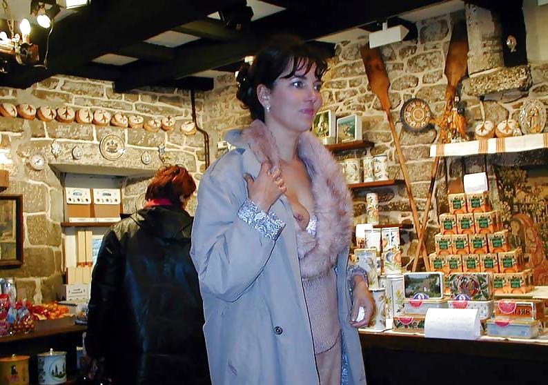 25P FRENCH NADINE flashing at Locronan 2002