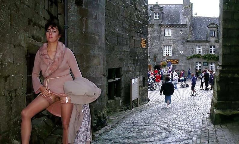 25P FRENCH NADINE flashing at Locronan 2002