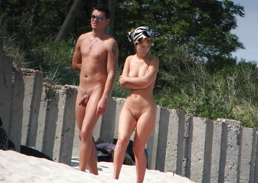 25P Girls at the beach 4