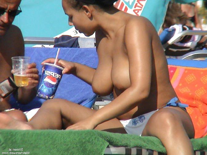 25P Girls at the beach 4