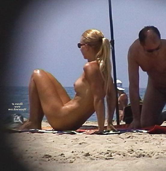25P Girls at the beach 4