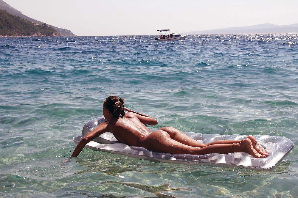 25P Nude Beach Asses