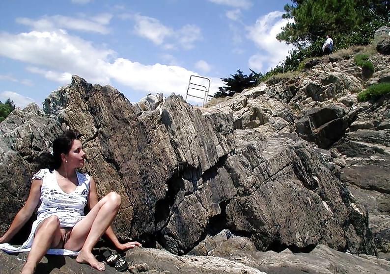 25P FRENCH NADINE flashing on a Brittany beach 2003