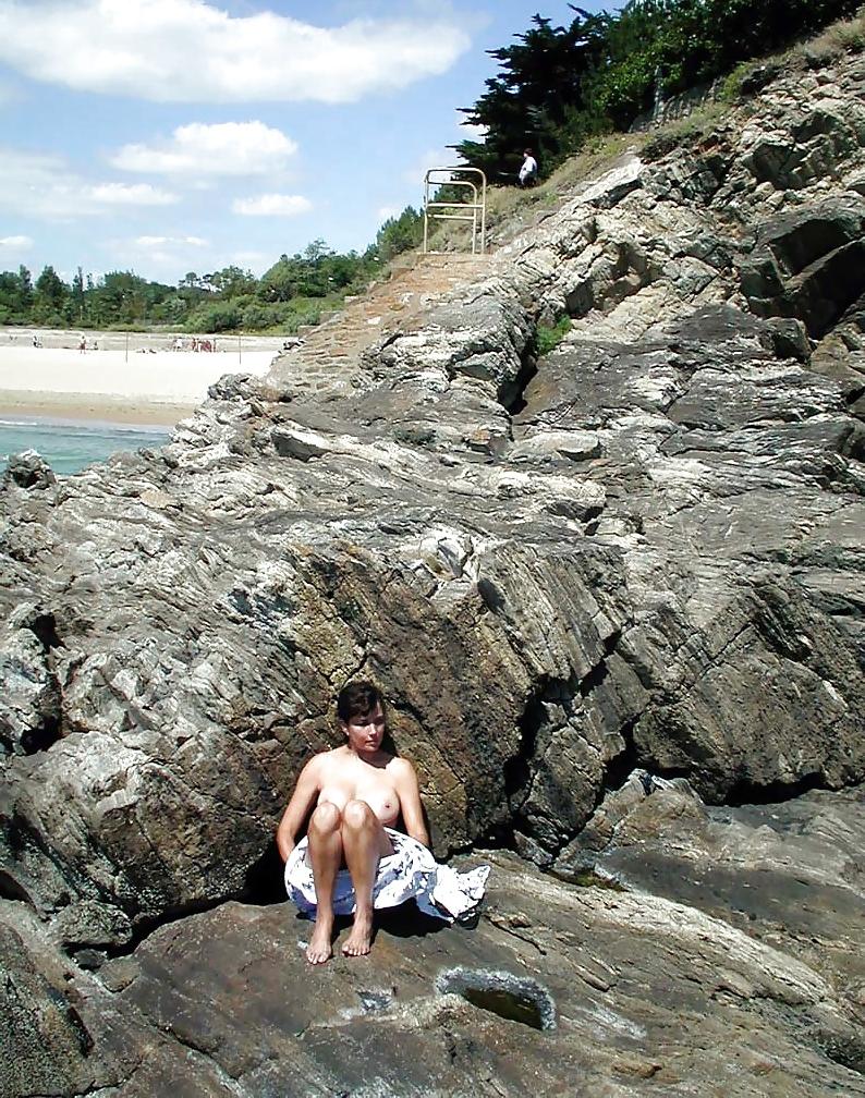 25P FRENCH NADINE flashing on a Brittany beach 2003