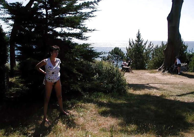 25P FRENCH NADINE flashing on a Brittany beach 2003
