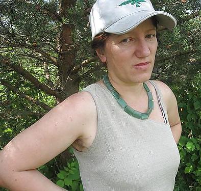 25P Girls with hairy, unshaven armpits Ma